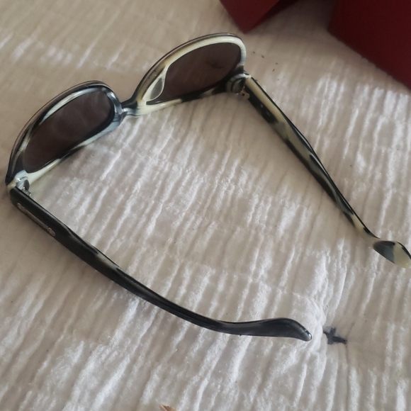 Salvatore Ferragamo Sunglasses - Picture 3 of 9